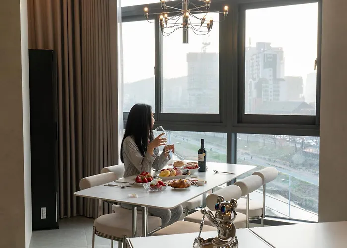 홍대#dmc역#커플,가족,단체여행#프라이빗 감성숙소#villa De Ellie Daire Seul